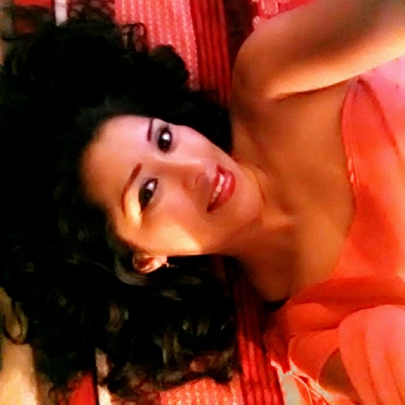 Meet your Posher, Nidia - Picture 1 of 1